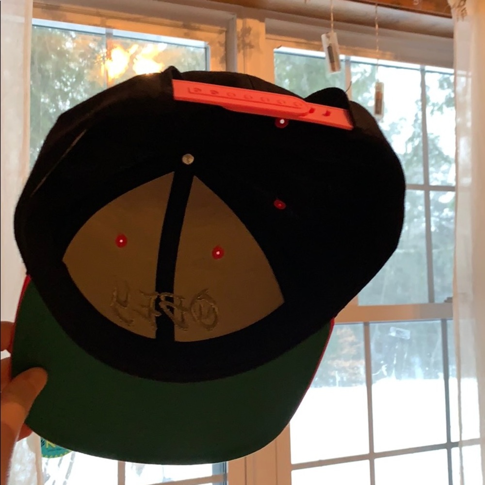 Hat - Picture 3 of 3